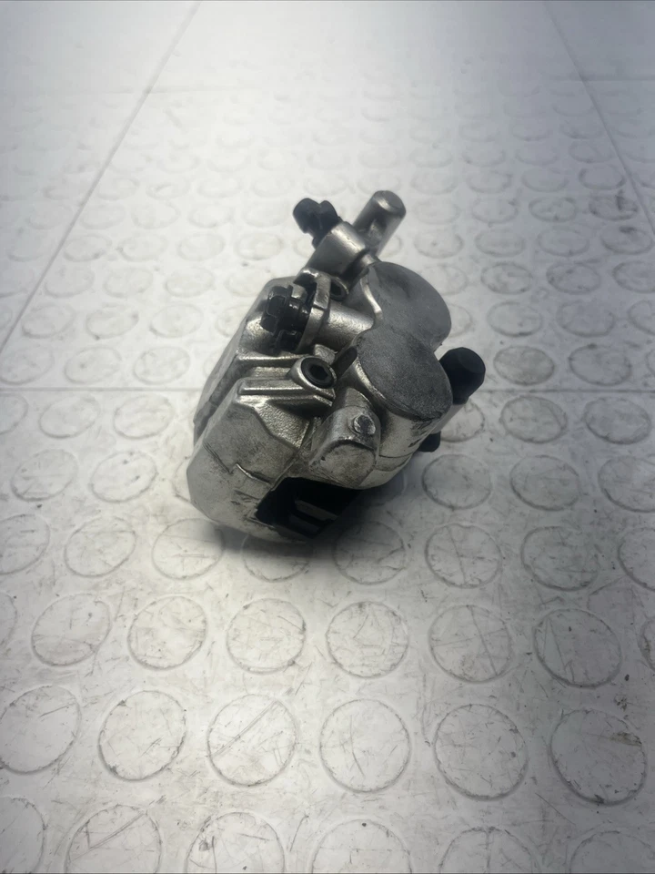 川崎忍者 250R 前刹车卡钳 EX250 带垫 原始设备制造商 2004 - 2012 年 原始设备制造商 — 第 3/4 张图片