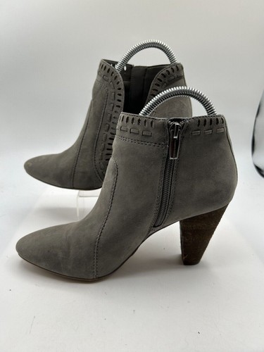 Vince Camuto Boot Women's Sz 7M Gray Suede Side Zip Closed Toe Ankle Bootie - Picture 1 of 8