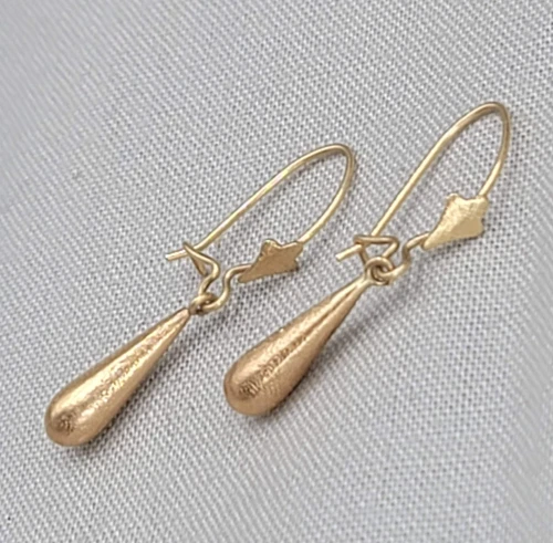 10k Yellow Gold Vintage Pierced Earrings 1.0g Teardrop Dangle 3/4"