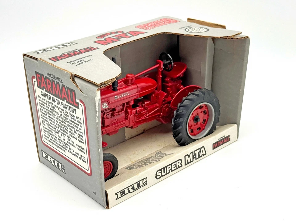 1/16 International Harvester Farmall Super MTA Tractor With Wide Front - Image 2 of 3