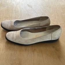 Salvatore Ferragamo Boutique Casual Slip On Flats Size 7.5  AAA Nude Beige Sand
