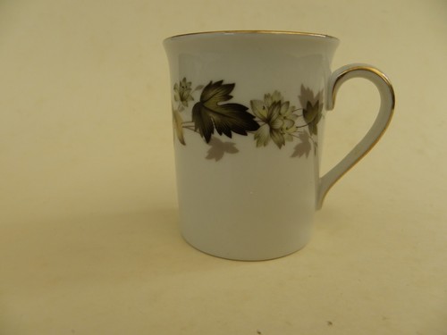 Royal Doulton Larchmont TC1019 Fine China 6 latas y platillos de café/espresso. - Imagen 3 de 8