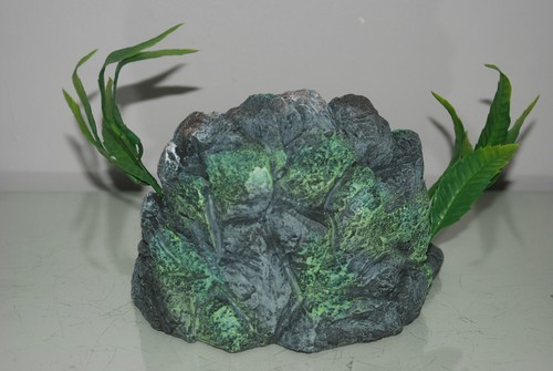 Aquarium Medium Detailed Rock Cave and Plant Decoration 22 x 16 x 15 cms - 第 4/5 張圖片