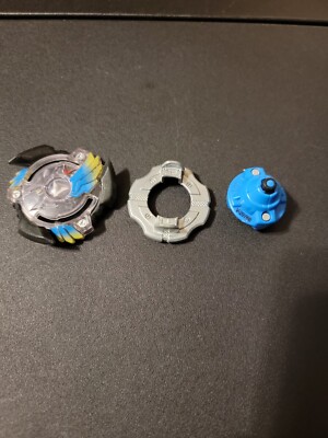 Hasbro Beyblade Burst Evolution Victory Valtryek V2 (2L) 