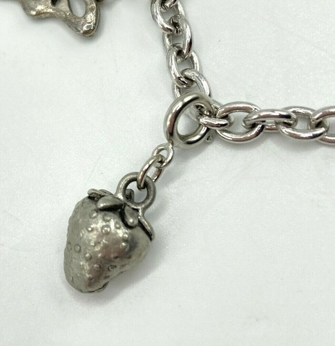Brazalete 5 Dijes Tono Plata Fresa Perro Mariposa Bailarina Sofá 6.75" Largo - Imagen 5 de 6