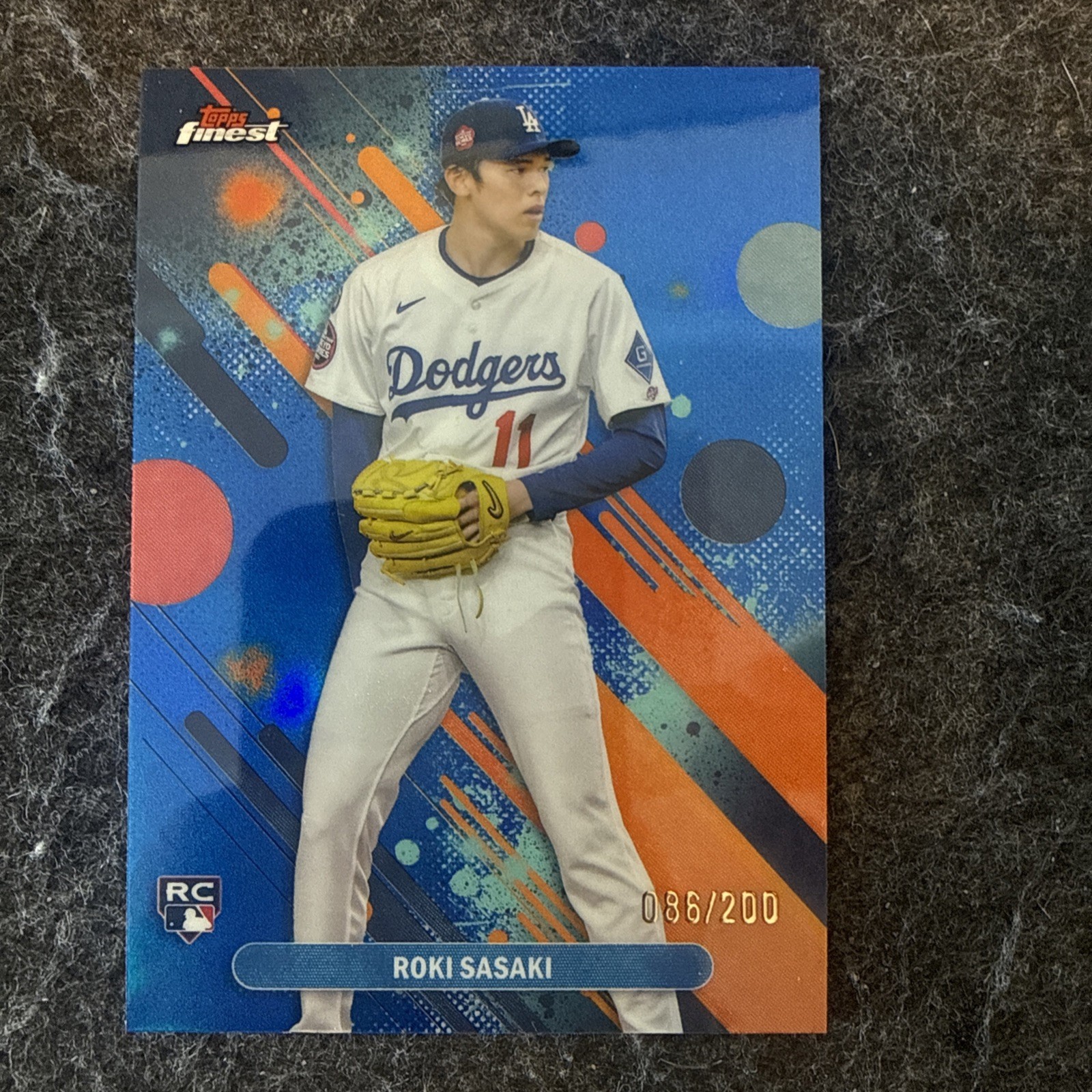 2025 Topps Finest - Common  Roki Sasaki #40 Blue Refractor /200 (RC)