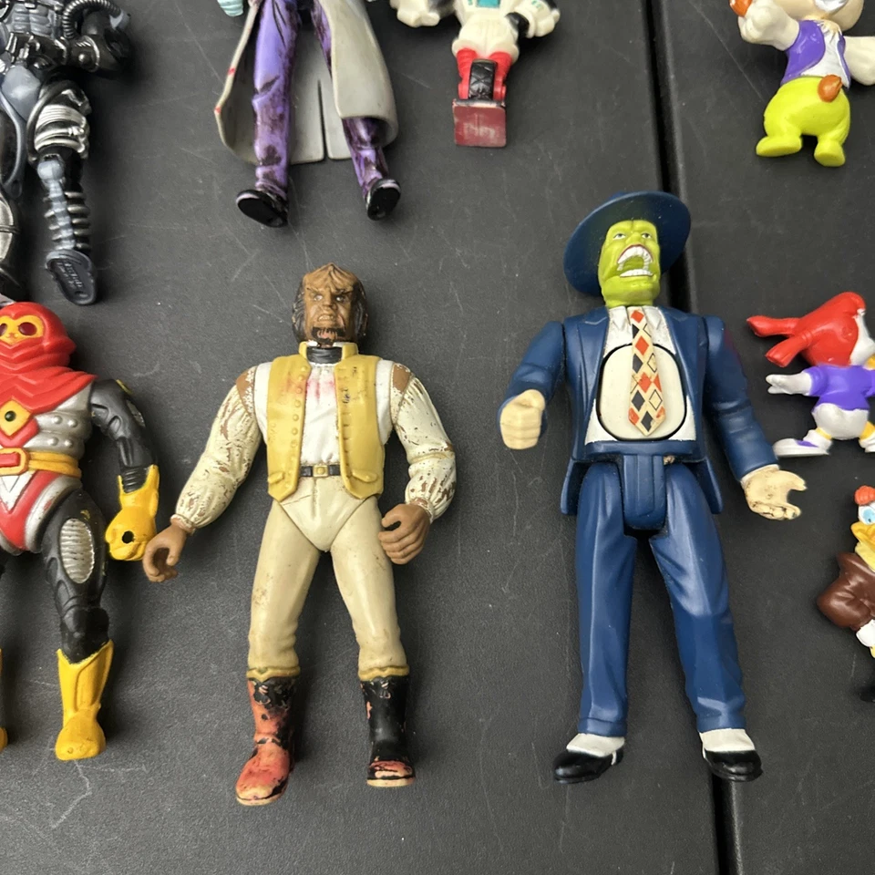 Lot of  33 Vintage toys Smurfs, Transformers, The Mask , Buzz Lirghtyear And + - Image 4 of 4