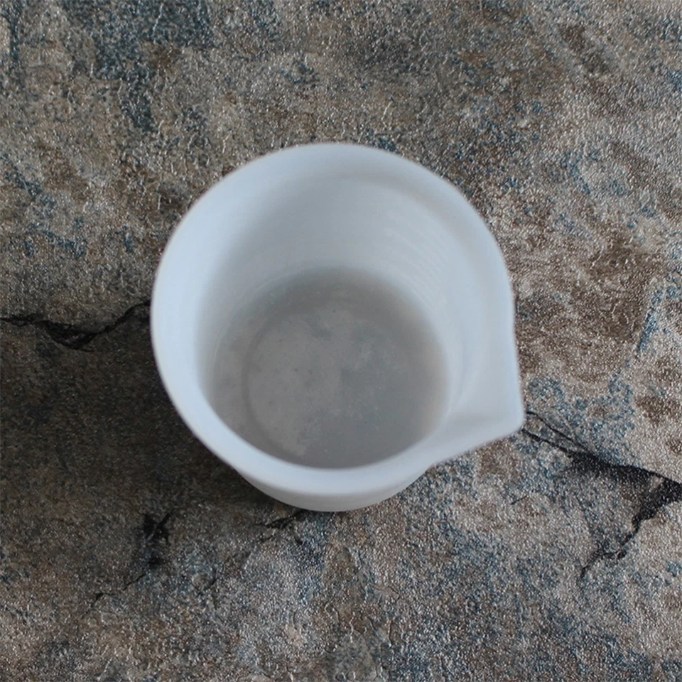  2pcs 100ML Graduated Measuring Cups Transparent Silicone Measuring Tools Liquid - Image 2 of 4