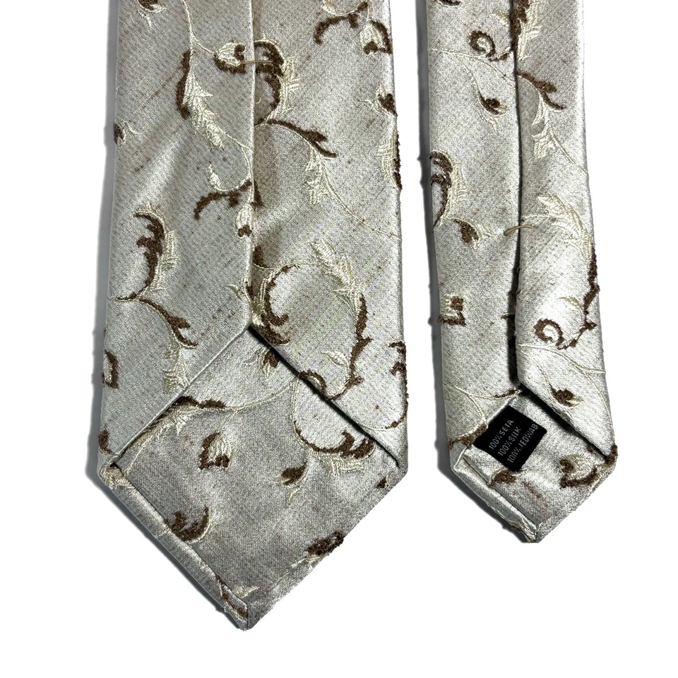 Галстук жаккардовый шелковый с цветочным узором из шампанского и золота (ручная работа в Польше) - Изображение 4 из 4