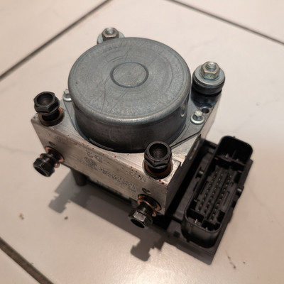 Ducati Monster 1100 EVO M5 11-13 54240231A  ABS Hydroaggregat 467-042