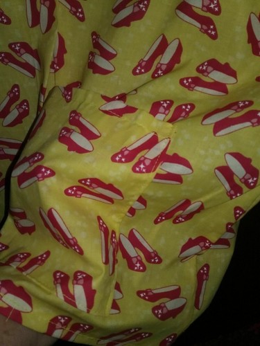RED SHOES on YELLOW SCRUB TOP 100% Cotton *US Ladies LARGE* Uniform/Tops NWOT - Picture 3 of 4