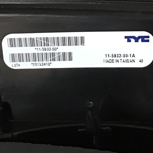 For 2001-2003 Toyota Highlander Driver Side Taillight LH - Picture 7 of 9