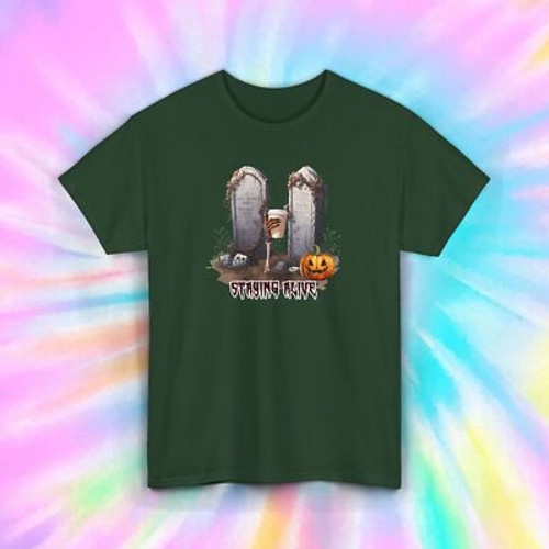Staying Alive Halloween Friedhof T-Shirt | Spooky Ghost Design | Herbst Geschenk - Bild 7 von 11