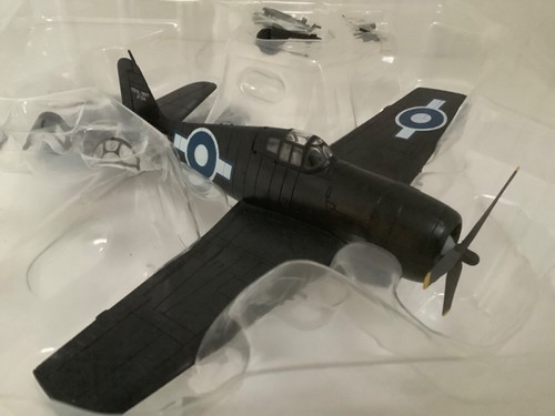 HobbyMaster HA1111 1:72 F6F-5 Hellcat MkI 885 Sqn HMS Ruler Lt Colin Campbell - Picture 5 of 8