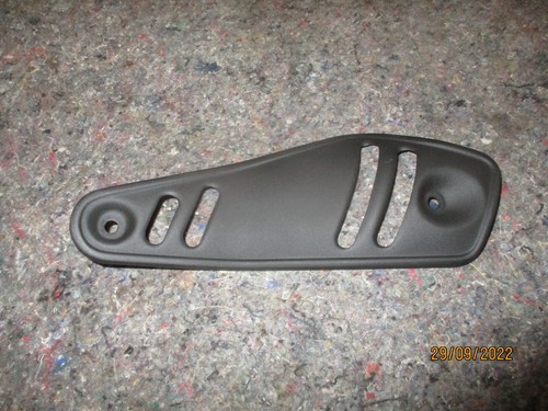 protection d'échamment neuve et d'origine YAMAHA 200 BLASTER réf 2XJ-14718-00 - Photo 3/6