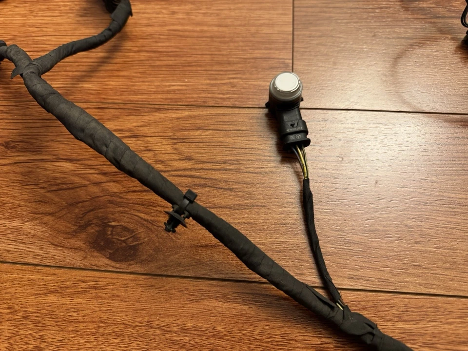 OEM 2017-2019 Mercedes-Benz E300 Rear Bumper Wiring Harness Parking Sensors PDC - Image 2 of 4