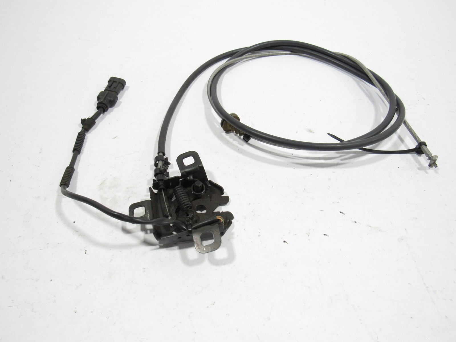 Ferrari 458 Italia 2011 Rear Left Engine Compartment Lid Lock W/ Cable 09-15 ;:Y