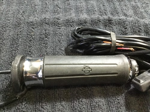 Harley Davidson Left Hand Heated Grip Chrome/Rubber 56617-04B