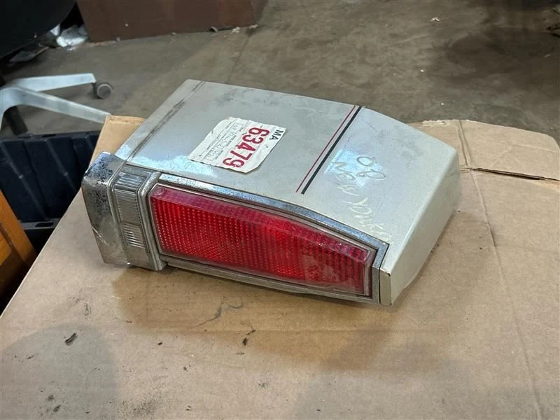 Driver Left Tail Light Fits 88-91 NEW YORKER (FWD) 568339 - Image 4 of 4