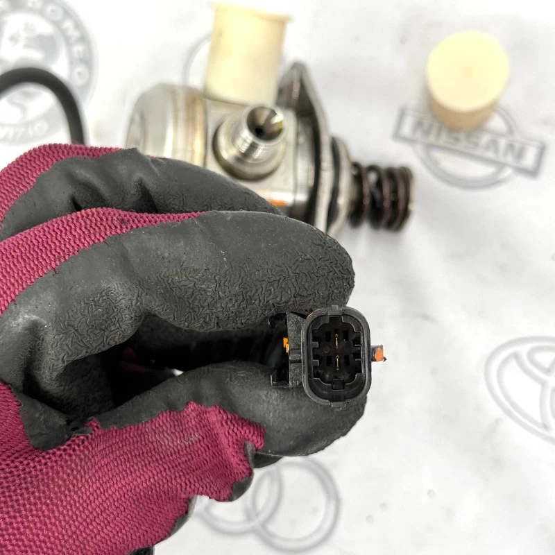Bomba de combustible de alta presión Alfa Romeo Giulia 2017-2023 2,0 L OEM 6836940AA Foto 3 de 4