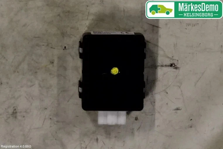 Centralina chiusura centralizzata ORIGINALE MAZDA 2 (DE_, DH_) 2013 - Immagine 2 di 3