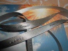 2 m de ruban Bolduc HERMES "Fêtes en Hermès" couleur argent (en continu)