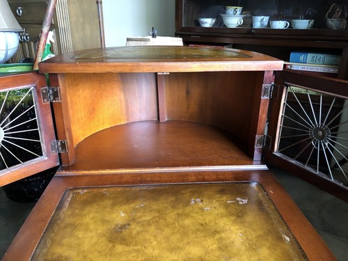 Antique 1930's 2-Tier End Table French Style Solid Wood Lion Head Pulls Table - Picture 5 of 12