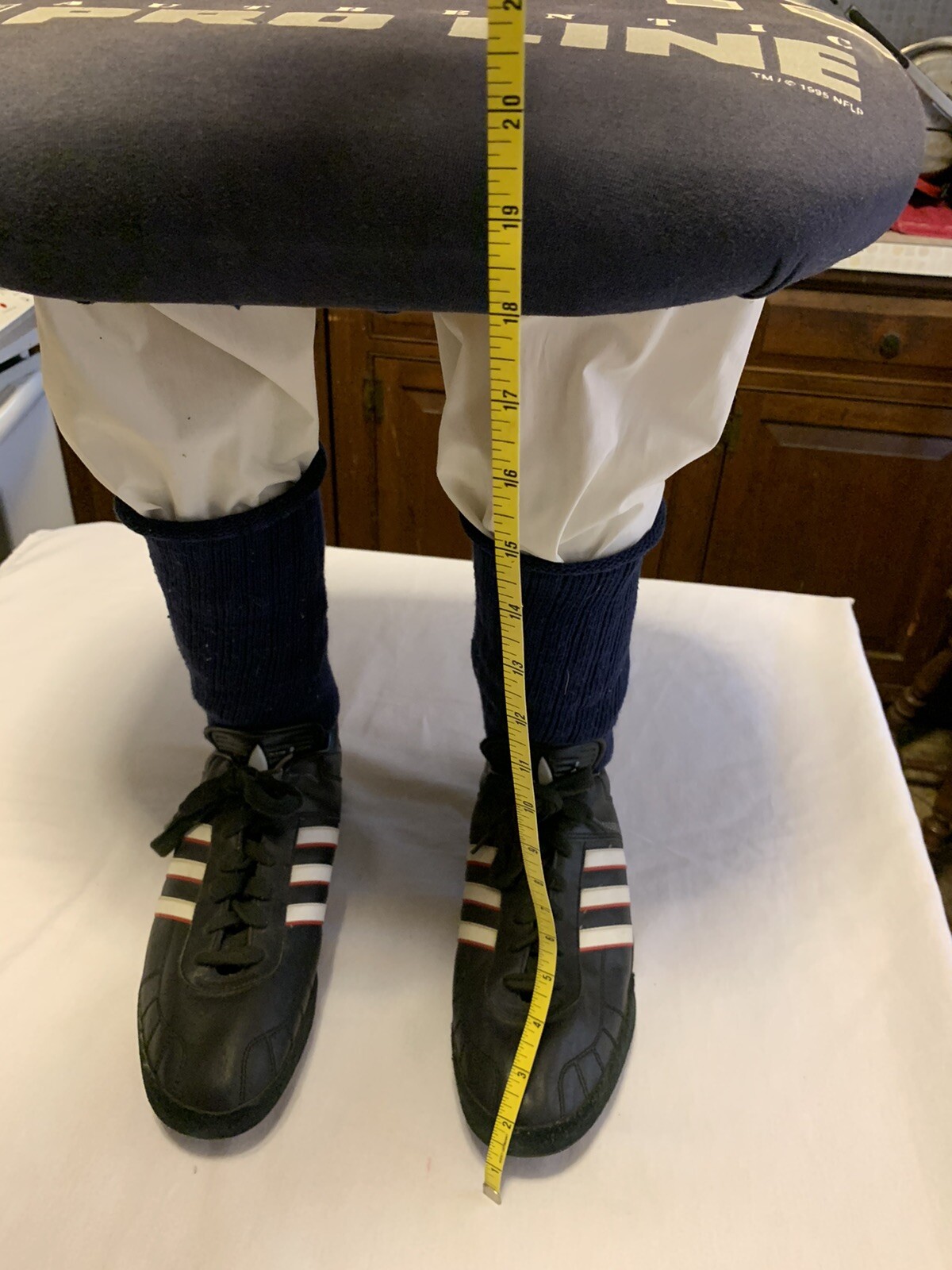 VINTAGE NFL PRO LINE DALLAS COWBOYS FOOT STOOL WITH SPIKES CLEATS SOCKS