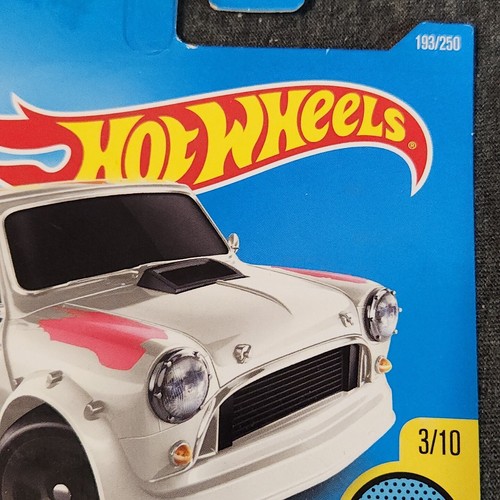 2016 Hot Wheels #193 HW Art Cars 3/10 MORRIS MINI White w/Black 5 Spokes - Picture 5 of 12