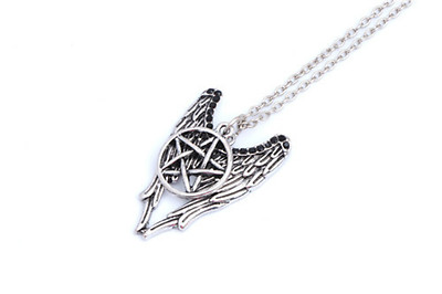 Ciondolo Collana Supernatural – Ali Di Castiel E Simbolo Pentacolo – Argento 45cm