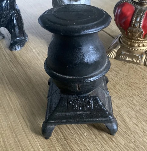 Vintage Cast Iron Pot Belly Wood Burning Stove Money Bank - Canada Forge - Picture 10 of 10