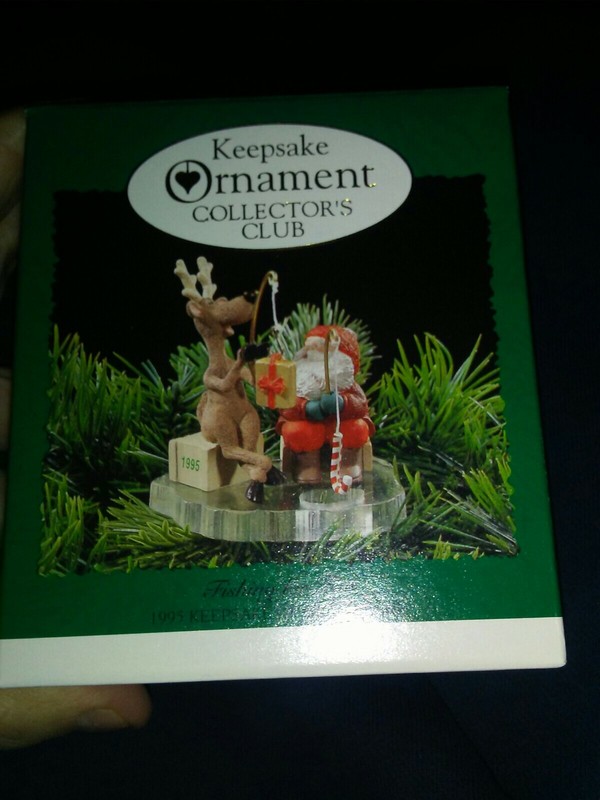 HALLMARK KEEPSAKE ORNAMENT FISHING FOR FUN 1995 KEEPSAKE OF MEMBERSHIP SANTA