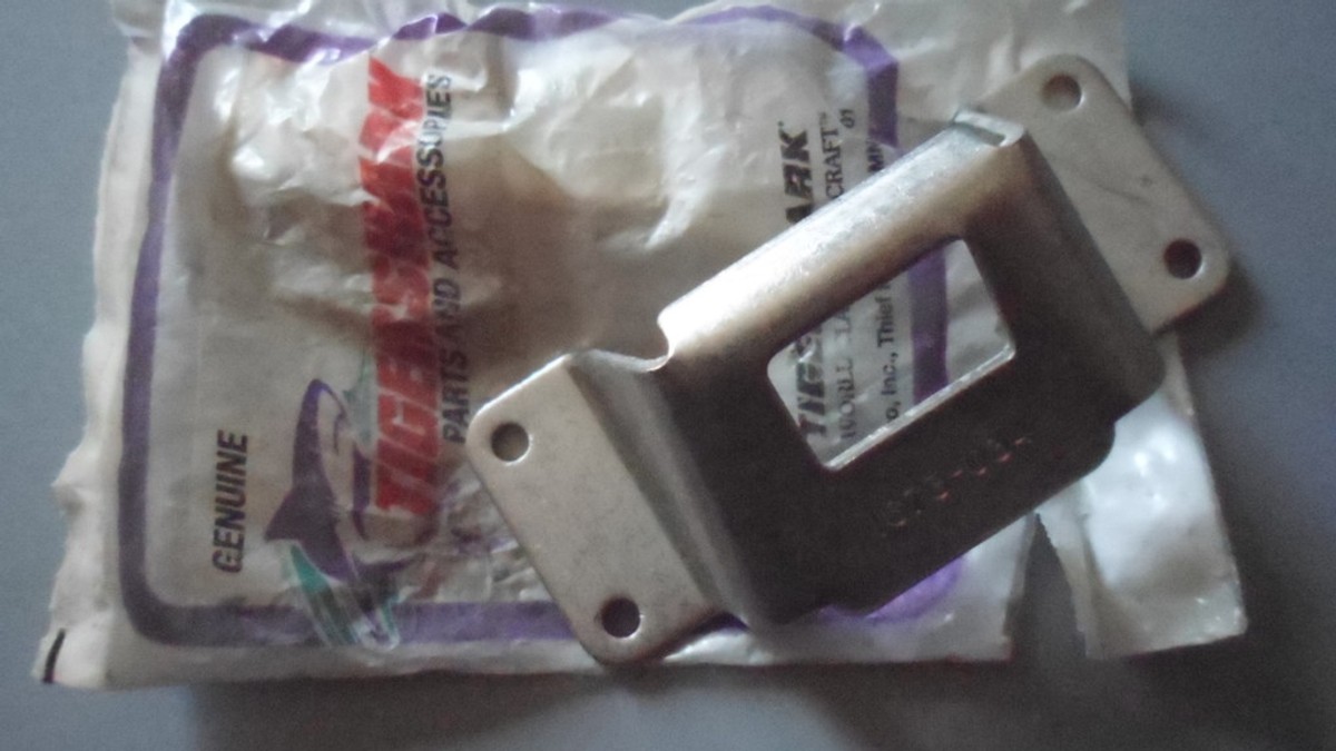 NOS Artic Cat OEM Tigershark Hatch Latch Strike 97-99 Daytona TS