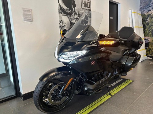 HONDA GL1800 GOLDWING TOUR-1 OWNER-FSH-HONDA WARRANTY - Picture 12 of 17