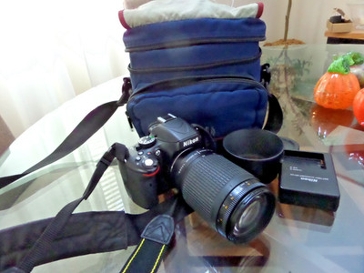 NIKON D5100 DIGITAL CAMERA BUNDLE KIT 70-300 NIKOR LENS 16.2 MEGAPIXELS