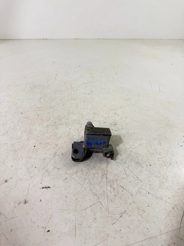 2001-2006 YAMAHA YZ250F YZ450F OEM FRONT BRAKE MASTER CYLINDER 5MV-25870-20