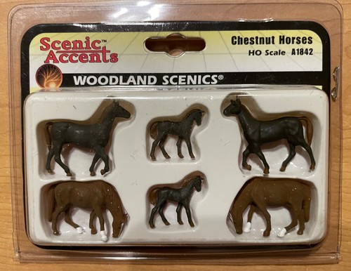 922 - Figuras escénicas de bosques escala HO caballos castaño #1842 | Condition: New