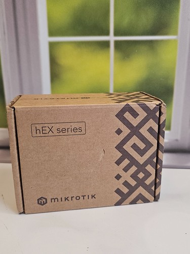 MikroTik HEX Series lite RB750r2 MPLS Router - White - Brand New Open Box - Picture 2 of 6