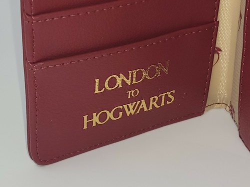 Harry Potter Hogwarts Express 9 3/4 Card Holder/ Wallet Pre-Owned Good Condition - Imagen 3 de 7