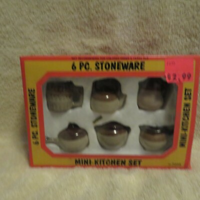 VNTG Toys  R Us 6 piece Stoneware Mini-Kitchen Set MIB #316644 (W25) 