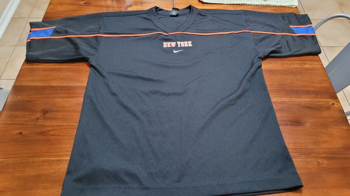 NIKE New York Knicks RN # 94878 CA# 34428 Mens Pullover size NIKE New York Knicks RN # 94878 CA# 34428 Mens Pullover size
