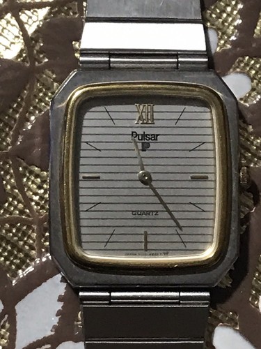 PULSAR Y100-5819 QUARTZ vintage men's wristwatch new old stock 34 mm - Foto 1 di 6