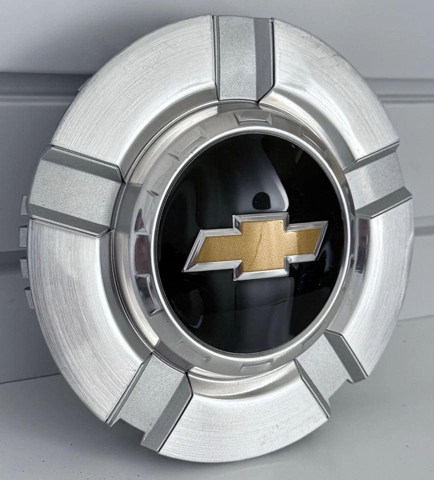 TAPA CENTRAL DE RUEDA CHEVY SILVERADO AVALANCHE 2007-13 FABRICANTE ORIGINAL 9596343 5291 5353 Foto 4 de 4