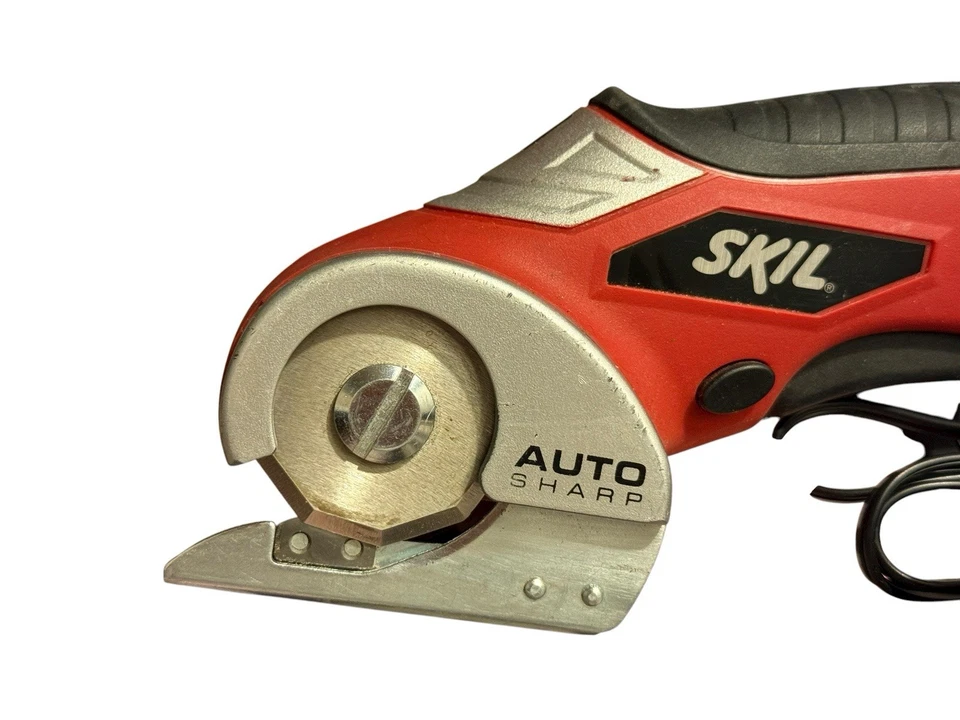 SKIL TOOLS CORDLESS ROTARY POWER CUTTER 2352, AUTO SHARP w/ CHARGING CORD - Image 2 of 4