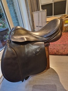 Selle GP Farrington/Crewe Saddlery – 17 Pouces, Taille Medium, Marron