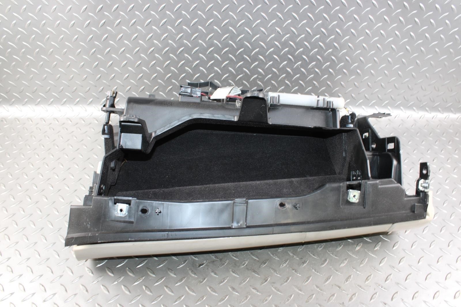 Maserati Ghibli 2014-2022 Glove box