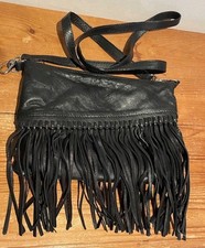+ Damen Handtasche MNG Mango mit Fransen schwarz +