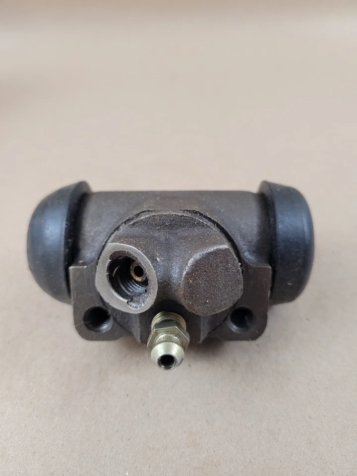 New NOS 1954 1955 Oldsmobile 88 98 Right Rear Wheel Cylinder EIS EW19849 5454354 - Image 2 of 4