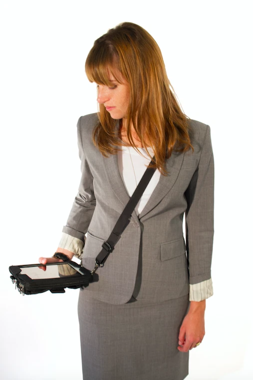 Runnur SSCBLKIP Adjustable Shoulder Soft Sling Case for iPad 2, 3, 4 (Black) - Image 3 of 4