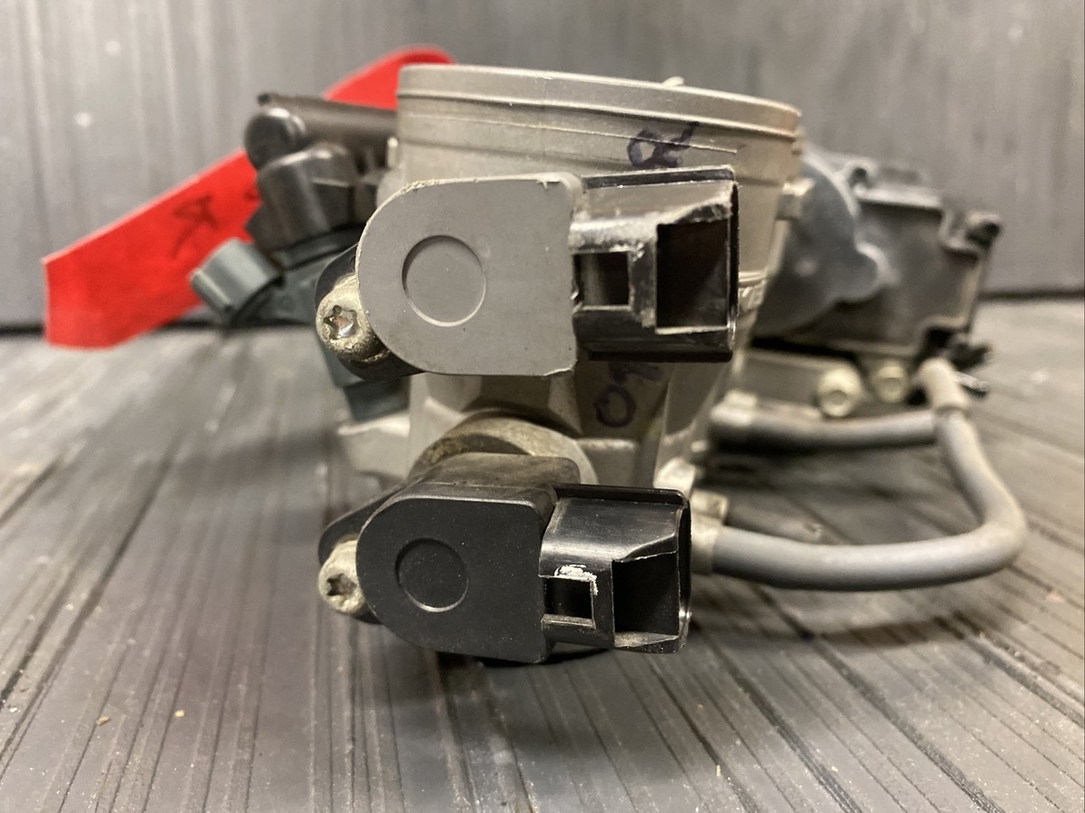 2007 Kawasaki Ninja ZX6r, throttle bodies, fuel injectors